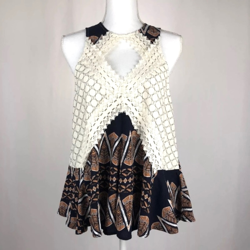 Melrose and Market Sleeveless Crochet Top - Picture 2 of 6